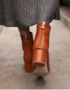 Ботуши EMBROIDERED SOCK BOOT 55 SIENNA LEATHER