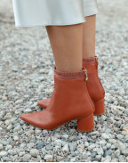 АРХИВ - EMBROIDERED SOCK BOOT SIENNA LEATHER