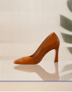 Обувки FIORELLINI PUMP IN SEMI-PATENT LEATHER 85 PERU BROWN