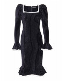 Черна кадифена рокля със средна дължина