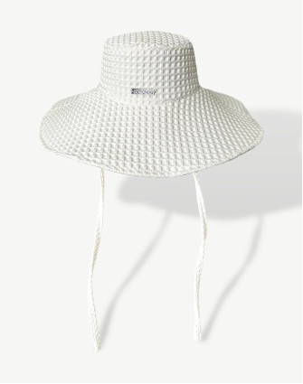 Асиметрична бъкет шапка JADE WHITE