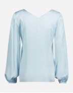 Блуза с асиметрично деколте в светлосин цвят