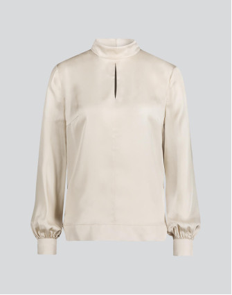 Блуза с висока яка в екрю