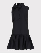 Къса рокля с панделка и волан