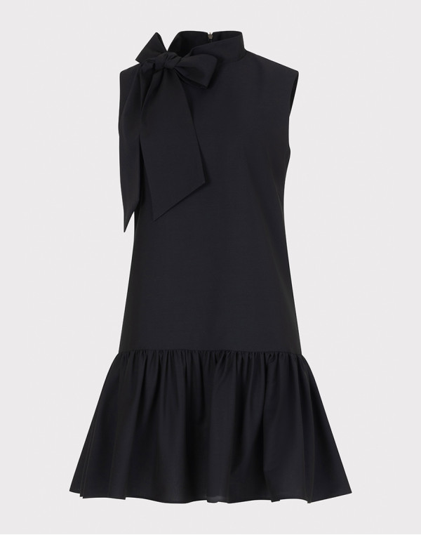 Къса рокля с панделка и волан