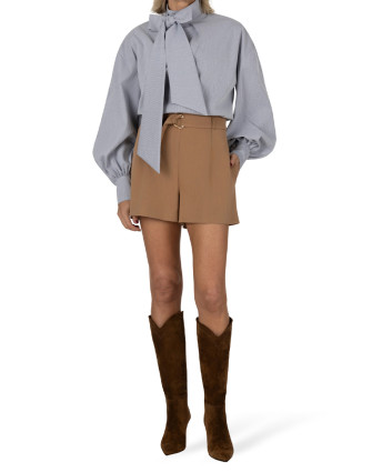 Къси панталони с висока талия и колан Къси панталони с висока талия и колан