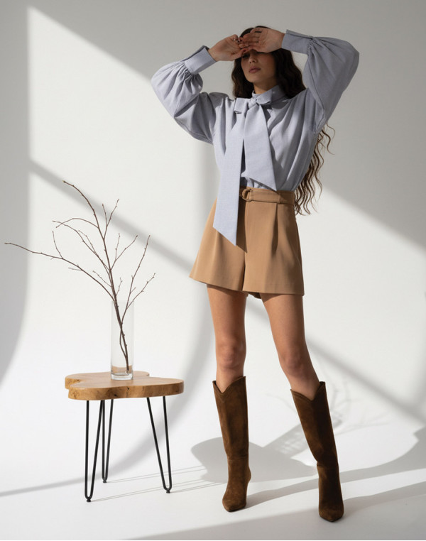 Къси панталони с висока талия и колан