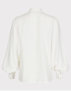 Риза с обемни ръкави и пагони