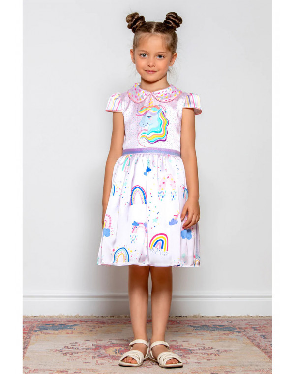 Сатенена рокля с принт на еднорог и цветни дъги