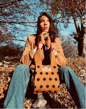 Чанта CARAMEL BROWN & NAVY BLUE DOTS