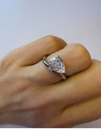 Пръстен BIARRITZ FLOATING PEAR