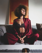 Сет от две части OM SHANTI RED WINE
