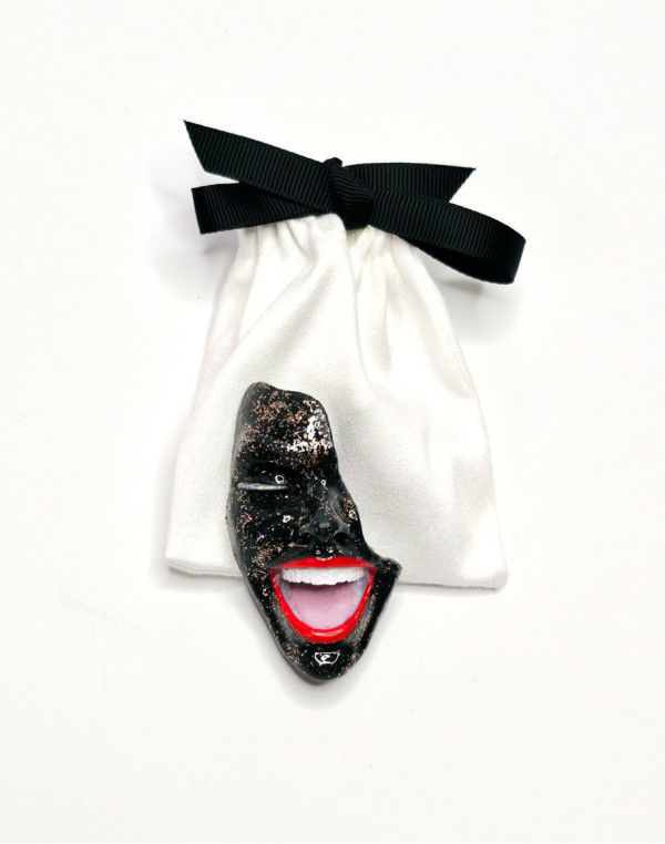 Брошка SMILE BLACK SHINE
