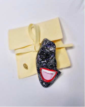 Брошка SMILE BLACK SPARK