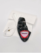 Брошка SMILE BLACK VELVET