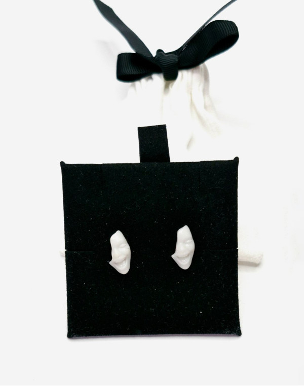 Обеци SMILE CLASSY WHITE