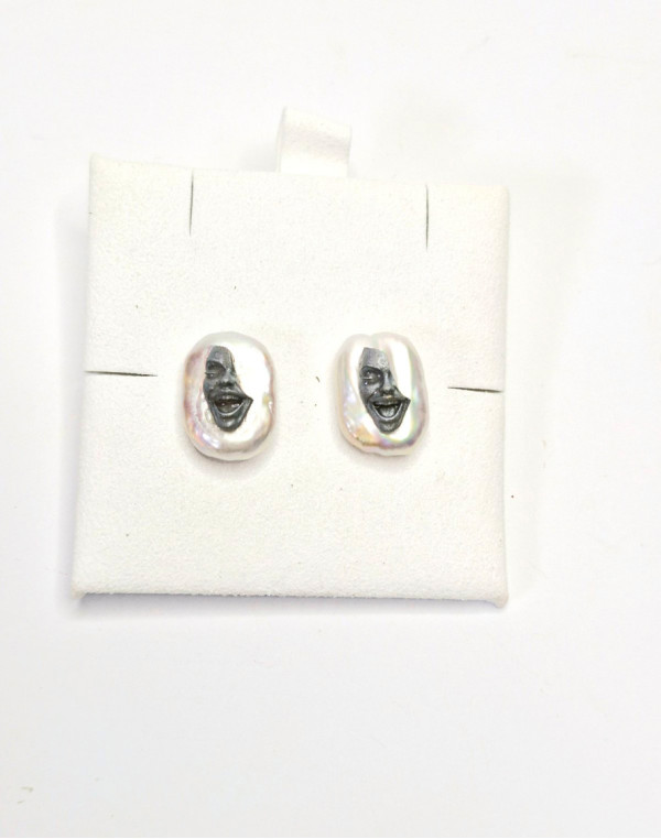 Обеци SMILE SILVER PEARL