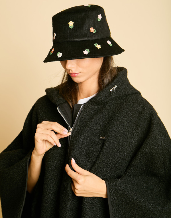 Кадифена шапка LIVIE