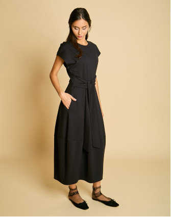 Скулптурна памучна миди рокля SAMMY BLACK DOTS Скулптурна памучна миди рокля SAMMY BLACK DOTS